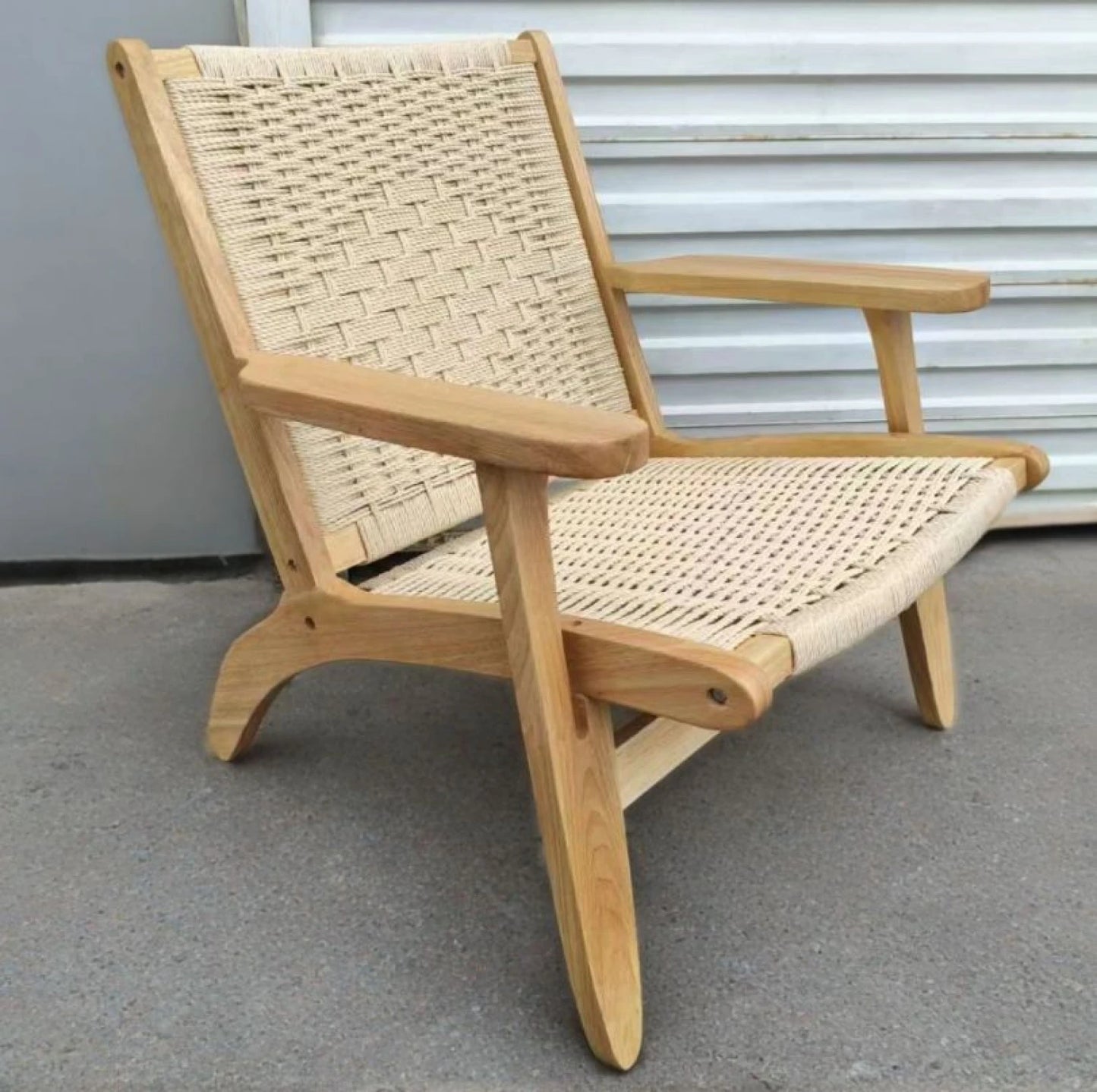 Butaca nórdica estilo Hans Wegner