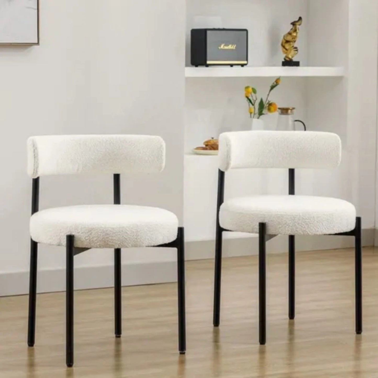 Juego De Comedor 4 Sillas Boucle + Mesa Tulip - Mesa en negro